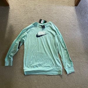 Nike long sleeve tee